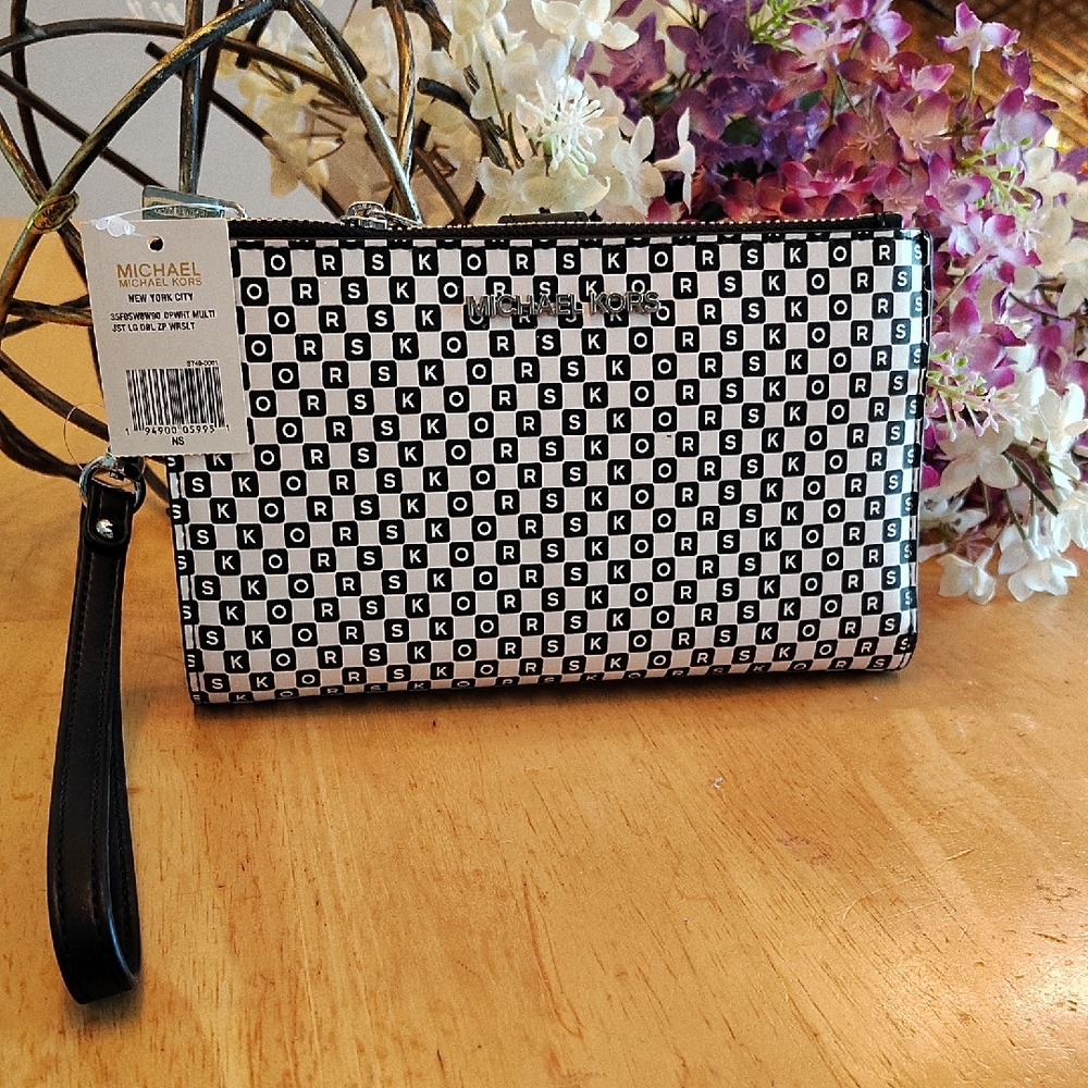 Michael Kors Monochrome Logo Wristlet JetSet New York City